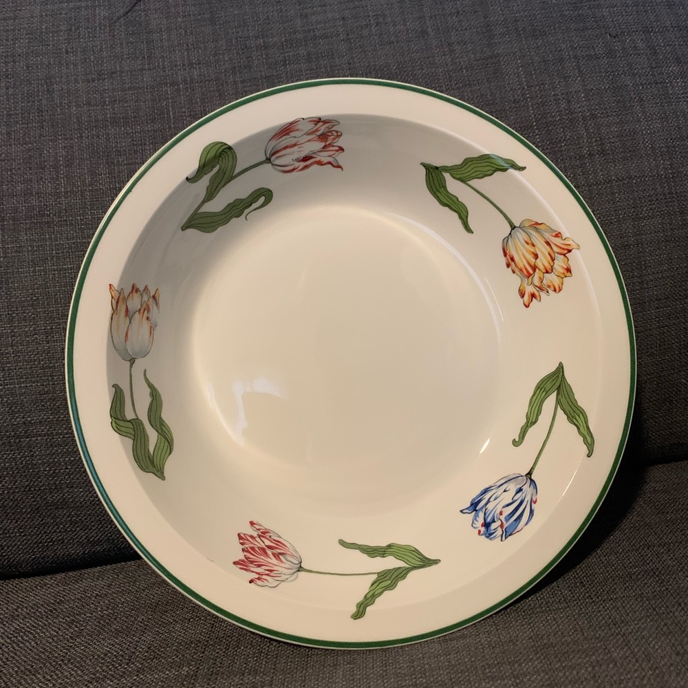 Tiffany Tulips 9 inch Soup/Pasta/Salad Bowl Set of 2